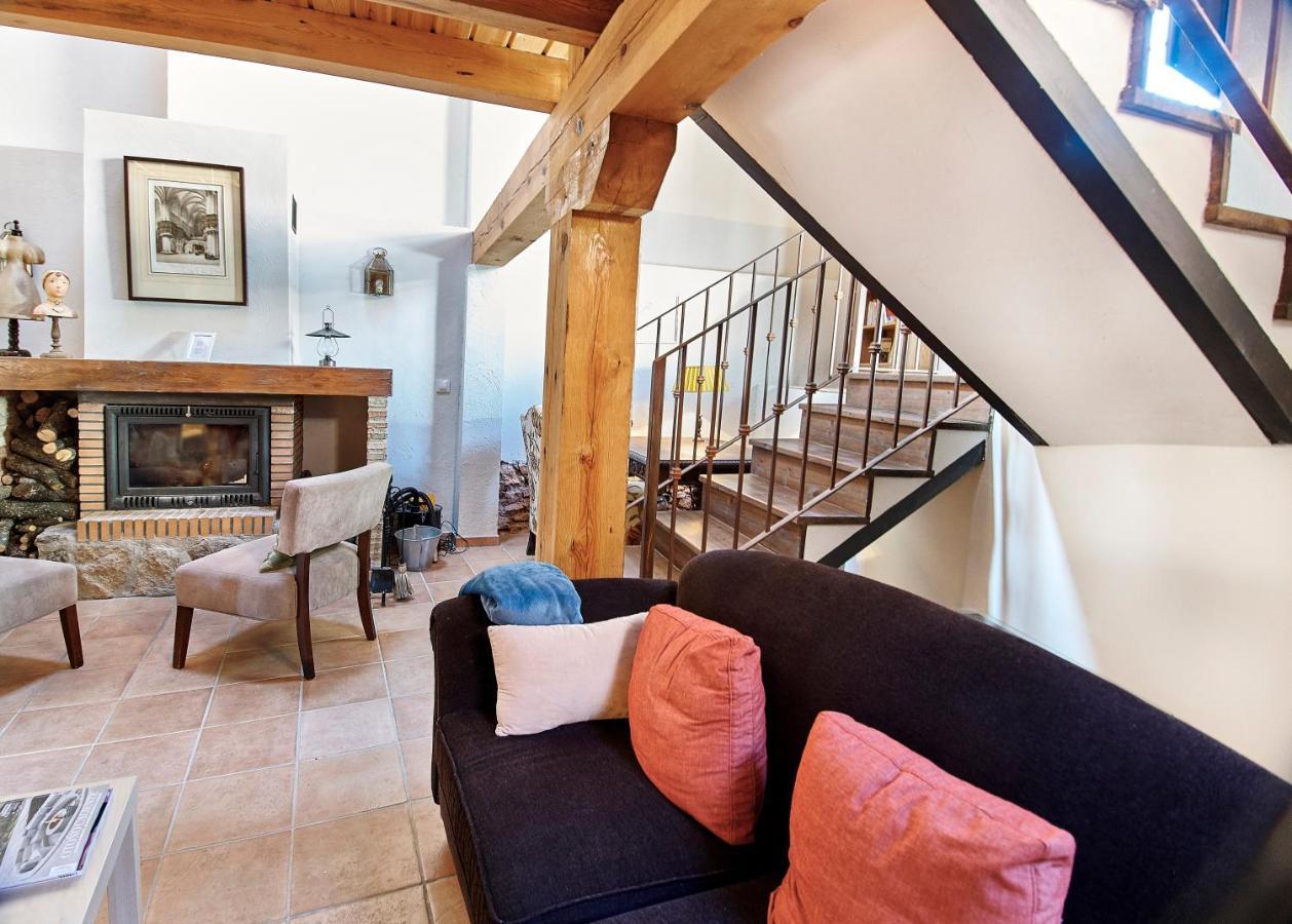 Hestia Vut Villa Ayllon Exterior photo